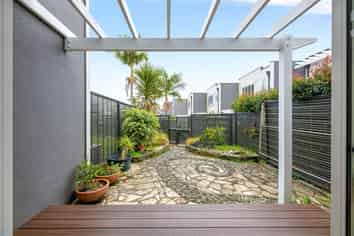 20/218 Green Lane West, Epsom