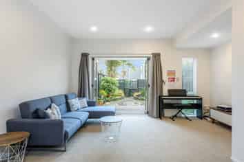 20/218 Green Lane West, Epsom