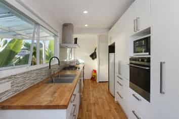 15 Taihiki Road, Clarks Beach