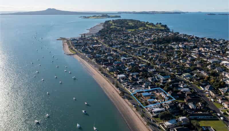 41 - 42 The Parade, Bucklands Beach