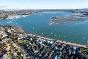 41 - 42 The Parade, Bucklands Beach