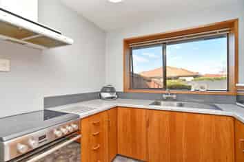 2/11 Dumfries Drive, Hei Hei