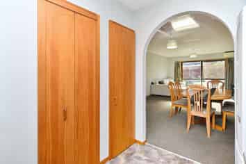 2/11 Dumfries Drive, Hei Hei