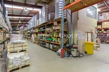 Heavy Wiri Warehouse Could Be Yours!