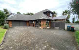 2/6 Waikato Pl, Meadowbank