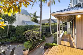 24a Aramoana Ave, Devonport