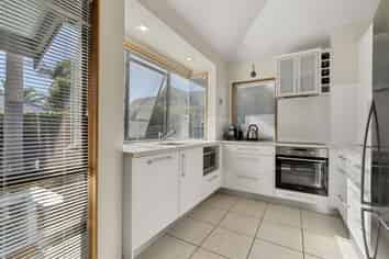 24a Aramoana Ave, Devonport