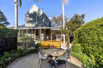 24a Aramoana Ave, Devonport