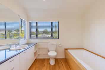 8a Bevyn Street, Castor Bay