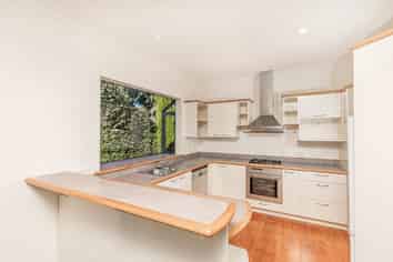 8a Bevyn Street, Castor Bay