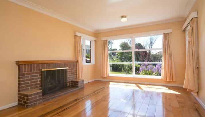 9 Locke Avenue, Mount Roskill