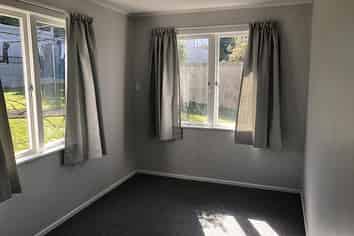 2/37 Aurora Tce, Hillcrest