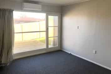 2/37 Aurora Tce, Hillcrest