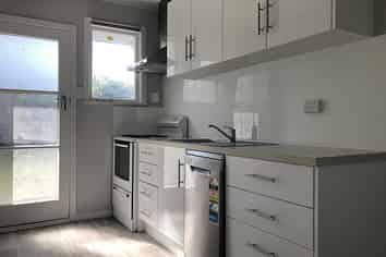 2/37 Aurora Tce, Hillcrest