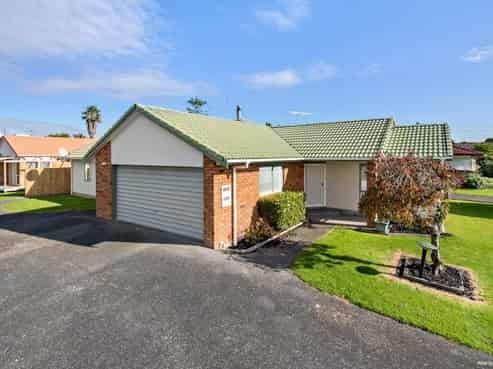 16 Maurice Borich Place, Henderson