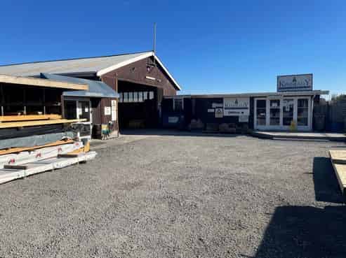 Prime site available to lease