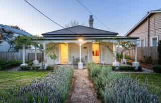 10 Beach Road, Northcote Point