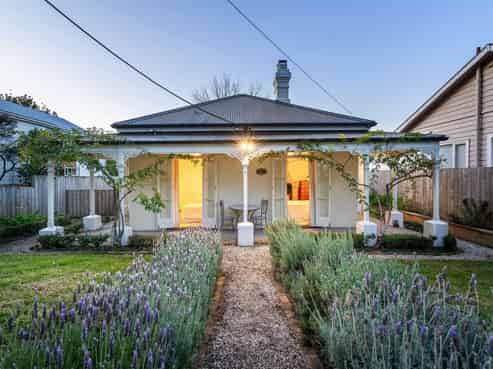 10 Beach Road, Northcote Point