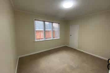 12 Vera Road, Te Atatu South