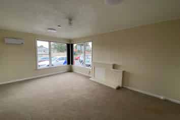 12 Vera Road, Te Atatu South