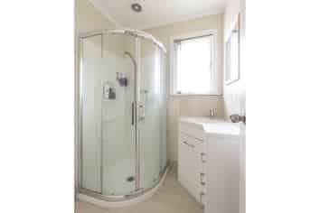 12 Vera Road, Te Atatu South