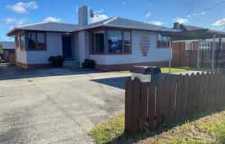 12 Vera Road, Te Atatu South