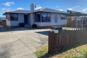 12 Vera Road, Te Atatu South