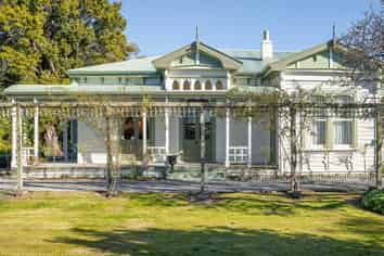 209 Kuratawhiti Street, Greytown