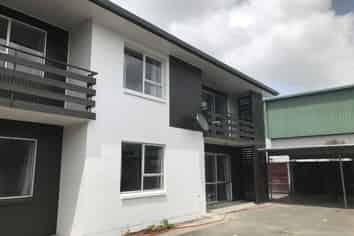 4/27 Cameron Road, Hillcrest