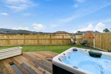 2 Diamond Grove, Brown Owl