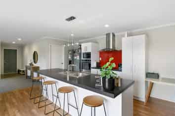 2 Diamond Grove, Brown Owl