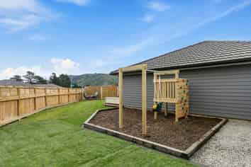 2 Diamond Grove, Brown Owl