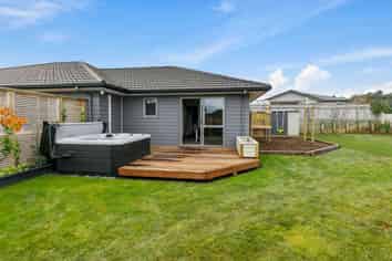 2 Diamond Grove, Brown Owl