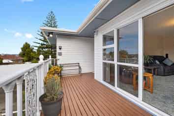 13 De Thiery Place, Pakuranga Heights