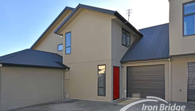2/38 Brockworth Place, Riccarton