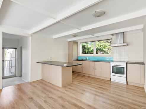 10 Wyoming Avenue, Murrays Bay