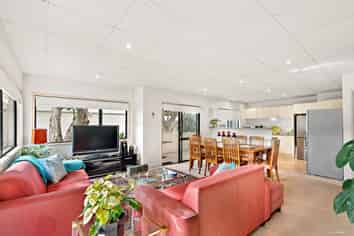 15B Puriri Avenue, Orewa