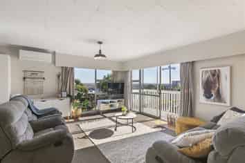 15 Gills Road, Bucklands Beach