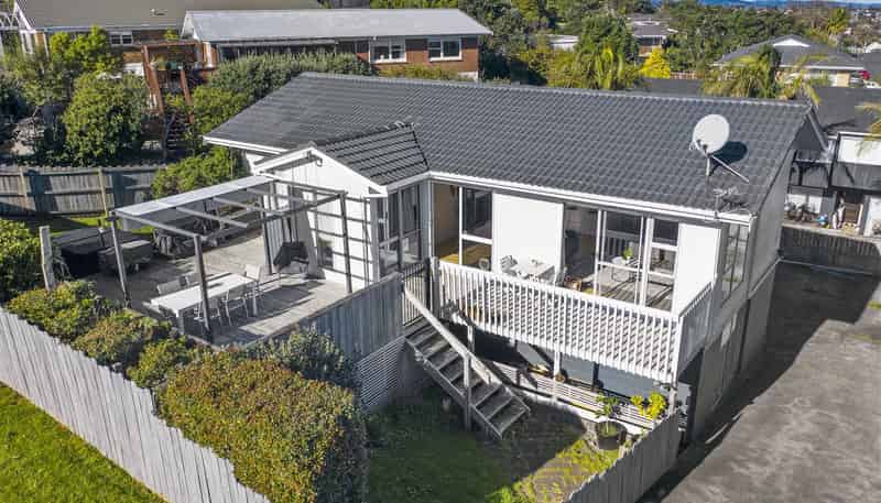 15 Gills Road, Bucklands Beach