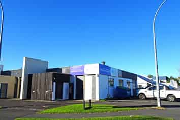 Prominent location and well presented