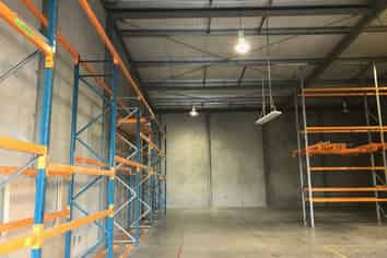 Quality Warehouse Near Tower Junction 