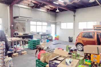 Iconic retail, warehouse & house for lease