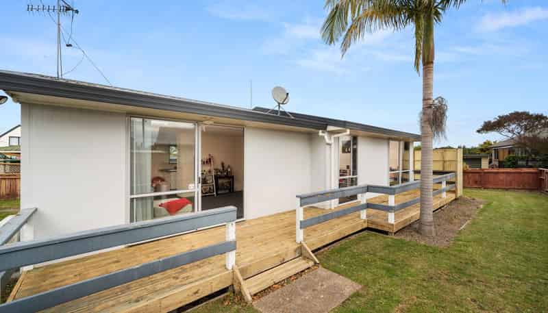 2/3 Greenpark Way, Greerton