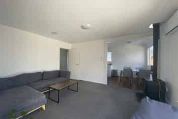 380 East Coast Road, Sunnynook