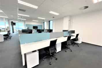 GORGEOUS FITTED HIGHBROOK SUBLEASE