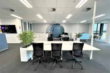 GORGEOUS FITTED HIGHBROOK SUBLEASE