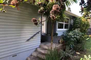 8 Vandeleur Avenue, Birkdale