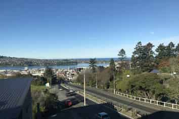 1/354 Stuart Street, Roslyn