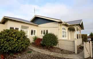 443 Queens Drive, Windsor