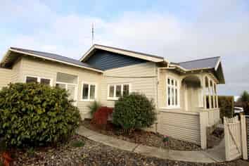 443 Queens Drive, Windsor